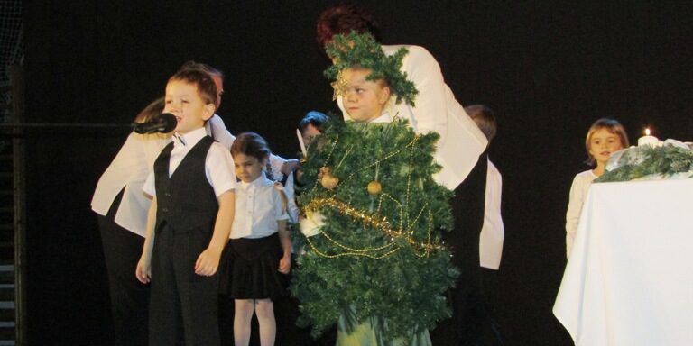 Karácsonyi_műsor-balatonkenese-2016-004