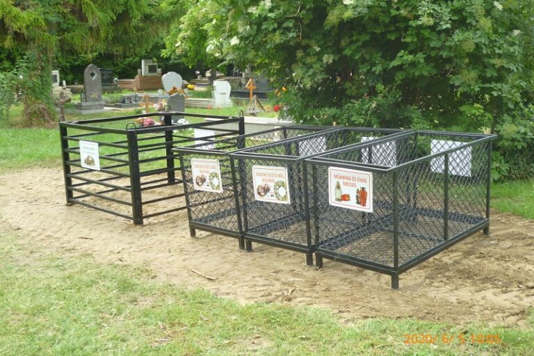 Új szelektív hulladékgyűjtők a katolikus temetőben