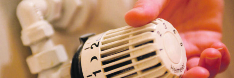 Teplo , zlacnenie tepla , vykurovanie , radiátor , ilustračné foto.