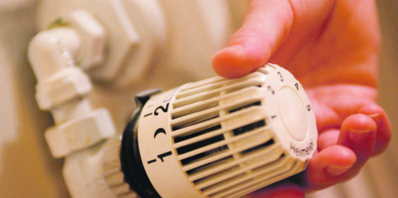 Teplo , zlacnenie tepla , vykurovanie , radiátor , ilustračné foto.